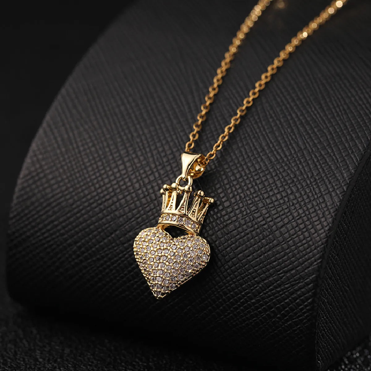 Stunning necklaces and pendants with birthstone pendants for a personal touch-Elegant Queen Heart Shape Crown 201 Stainless Steel Steel Plating Inlay Zircon Women'S Pendant Necklace